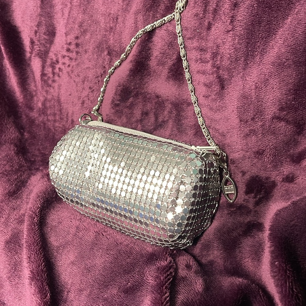 VINTAGE Y & S MINI SILVER MESH CROSSBODY EVENING BAG WITH SILVER SATIN LINING